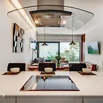 1 Br. With Private Jacuzzi And Rooftop Pool