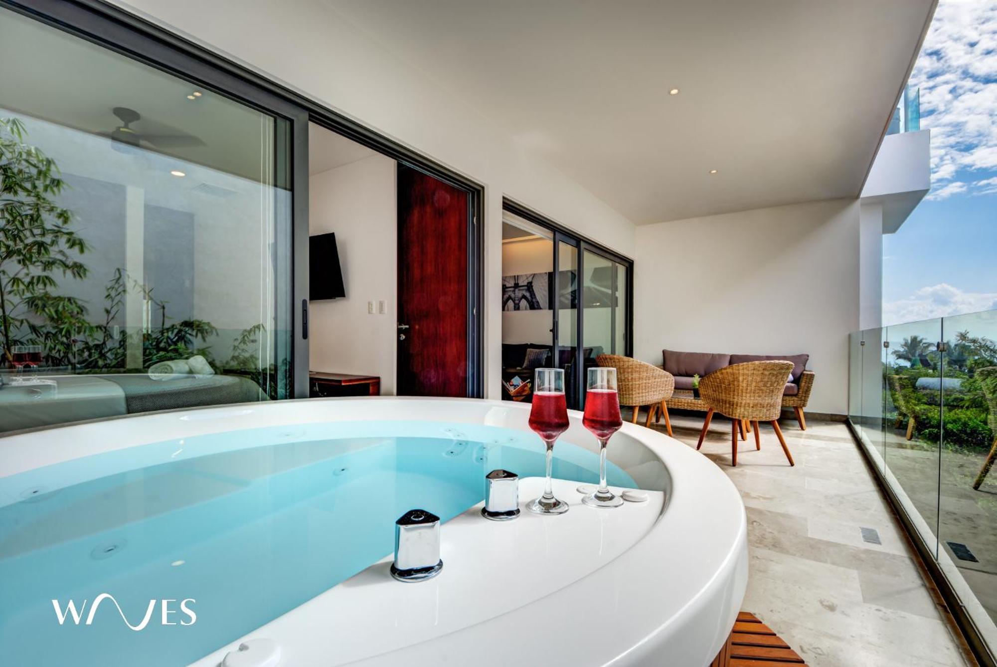 1 Br. With Private Jacuzzi And Rooftop Pool